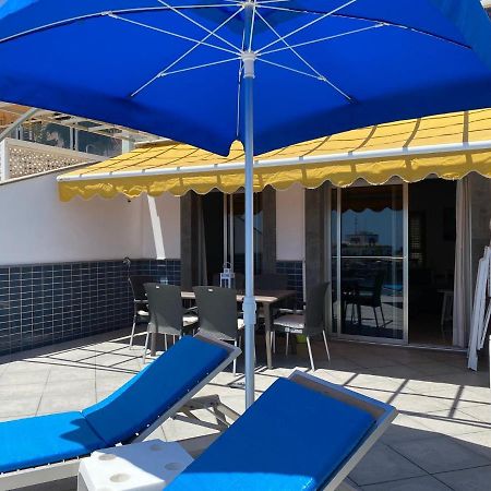 פוארטו דה מוגן Billy'S Beachfront Apartment With Pool Access מראה חיצוני תמונה
