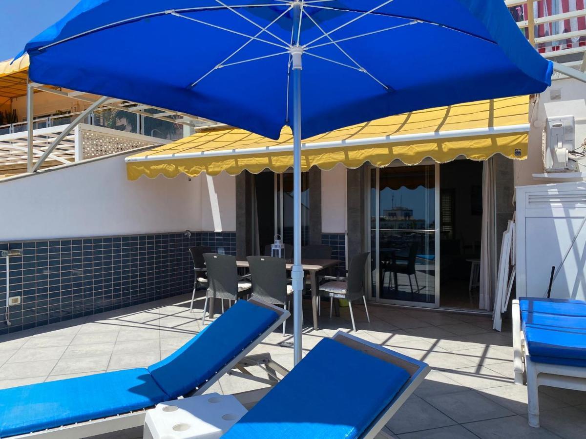 פוארטו דה מוגן Billy'S Beachfront Apartment With Pool Access מראה חיצוני תמונה