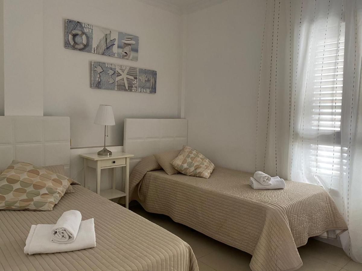 פוארטו דה מוגן Billy'S Beachfront Apartment With Pool Access מראה חיצוני תמונה